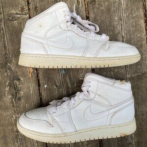 Nike Air Jordan 1 Retro Mid Triple White Size 7